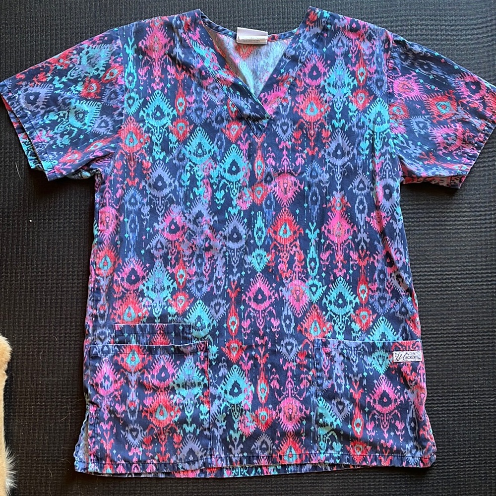 Scrub top